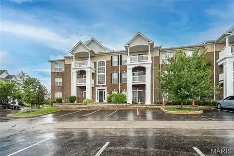 13101 Mill Crossing Court, Creve Coeur, MO 63141