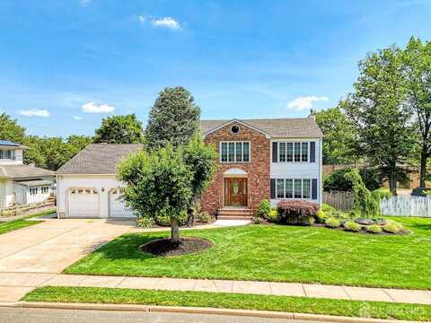 833 Cranbury Cross Road, North Brunswick, NJ 08902