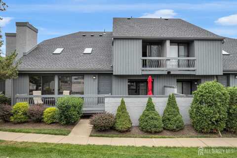 84 Linda Lane, Edison, NJ 08820