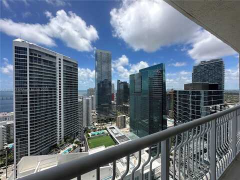1200 Brickell Bay Dr, Miami, FL 33131