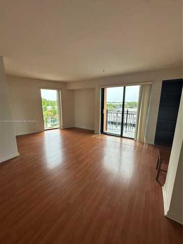 5729 SW 72nd Ave, South Miami, FL 33143