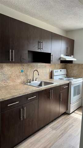 1607 NW 16th Ave, Miami, FL 33125