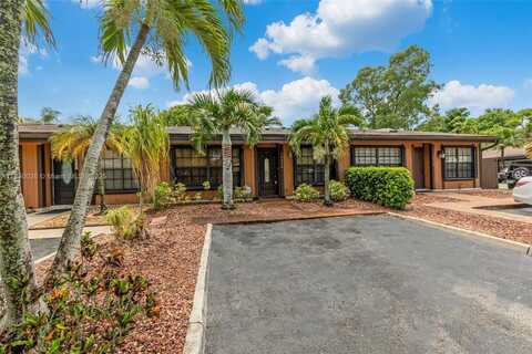 10980 Olive Ave, Pembroke Pines, FL 33026
