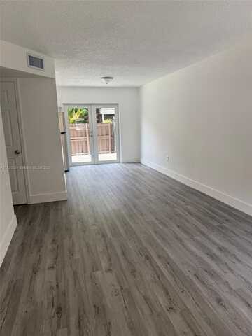 5441 W 24th Ave, Hialeah, FL 33016