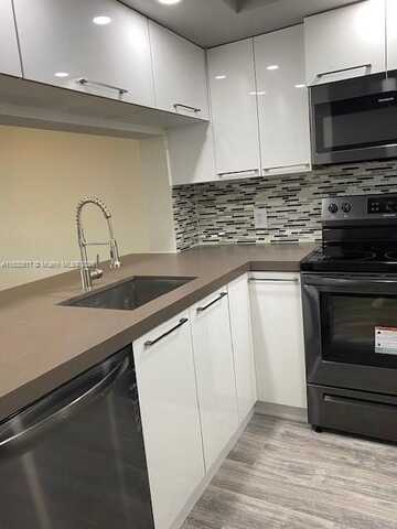 12850 SW 4th Ct, Pembroke Pines, FL 33027