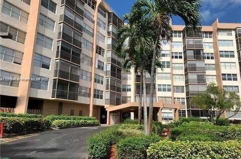 1200 Saint Charles Pl, Pembroke Pines, FL 33026