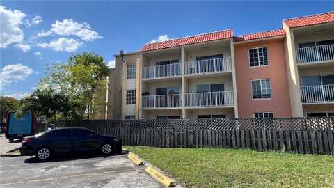 5201 Geneva Way, Doral, FL 33166