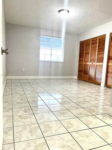 3264 W 70th St, Hialeah, FL 33018