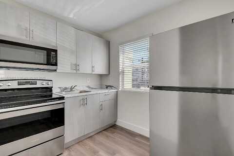 1710 NW 1st Ct, Miami, FL 33136