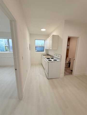 871 SW 3rd St, Miami, FL 33130
