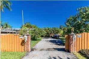 2515 Garfield St, Hollywood, FL 33020