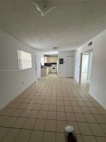 120 W 9th St, Hialeah, FL 33010