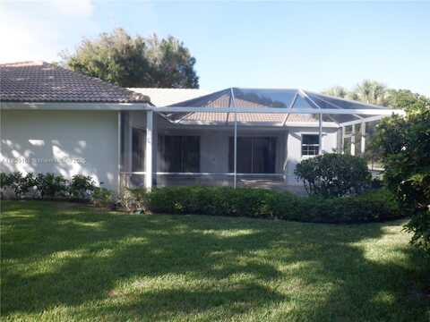 5103 Water Oak Ct, Palm Beach Gardens, FL 33410