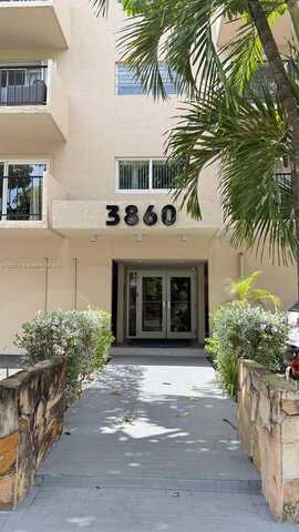 3860 NE 170th St, North Miami Beach, FL 33160