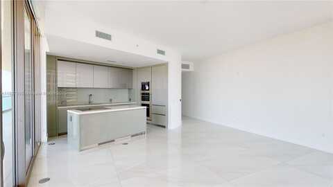 18975 Collins Ave, Sunny Isles Beach, FL 33160