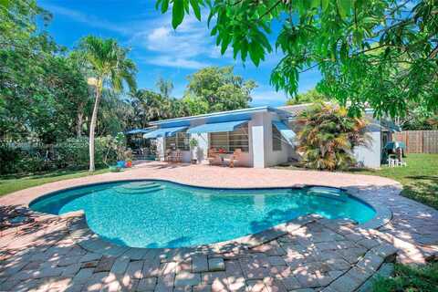 861 Oleander Dr, Plantation, FL 33317