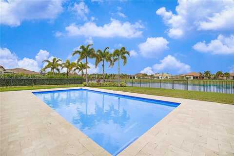 9117 Balsamo Dr, Palm Beach Gardens, FL 33412