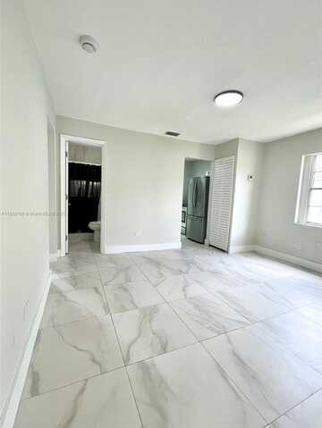 1960 NW 49 ST, Miami, FL 33142