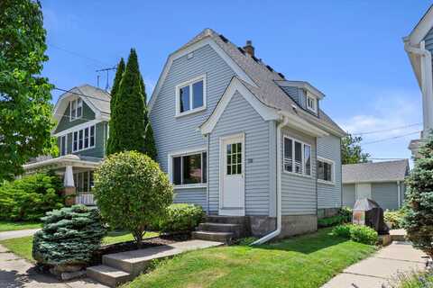 3265 S Swain Ct, Milwaukee, WI 53207