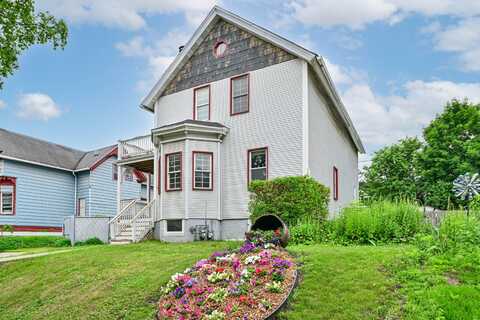 2225 S Woodward St, Milwaukee, WI 53207