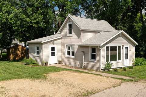 610 N Center Ave, Viroqua, WI 54665
