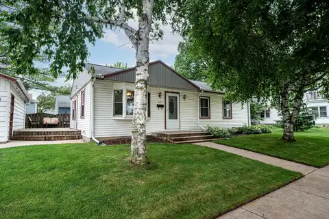 1157 9th Ave, Grafton, WI 53024