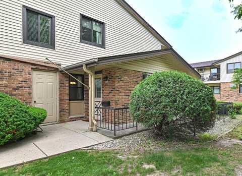 4502 S Greenridge Cir, Greenfield, WI 53220