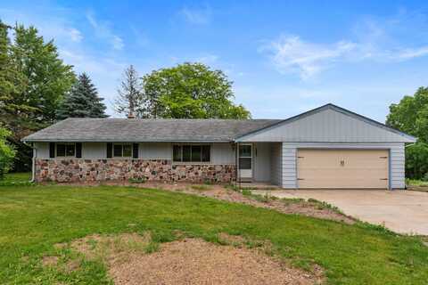 1050 Scenic Rd, Hubertus, WI 53033