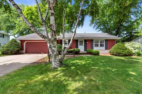W173n8465 Robert Ave, Menomonee Falls, WI 53051