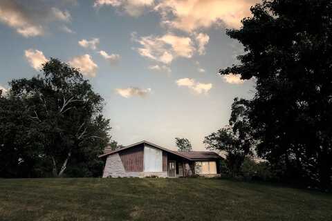 546 Jordan Cir, Colgate, WI 53017