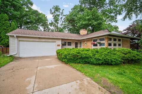 947 N 75th St, Wauwatosa, WI 53213