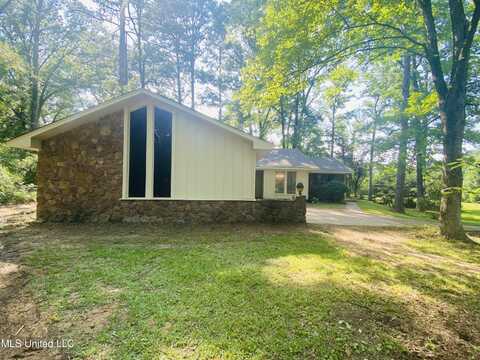 763 S Springlake Circle, Terry, MS 39170