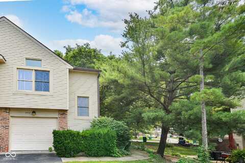 9552 Maple Way, Indianapolis, IN 46268