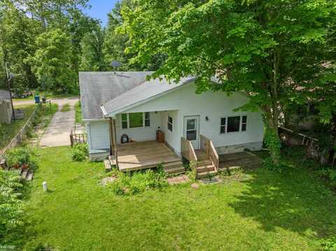 6860 Lakeview, Bellevue, MI 49021
