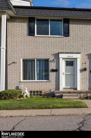 28012 Universal, Warren, MI 48092