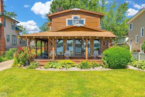 9898 N River, Algonac, MI 48001