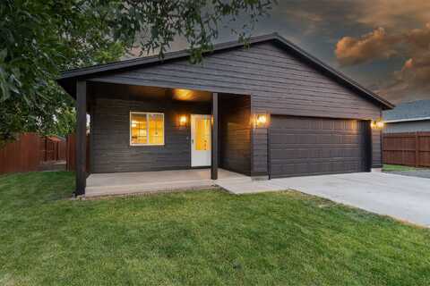 2536 SW Volcano Avenue, Redmond, OR 97756