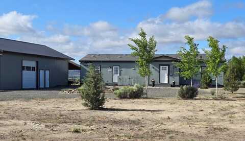57777 Maple Circle Road, Christmas Valley, OR 97641