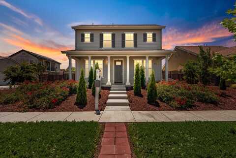 655 Lewis ST, KING CITY, CA 93930