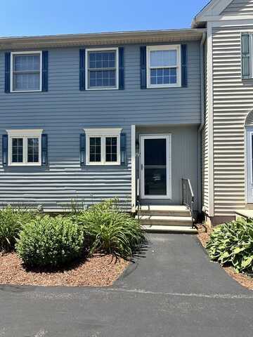 922 Fox Hollow, Hudson, NH 03051