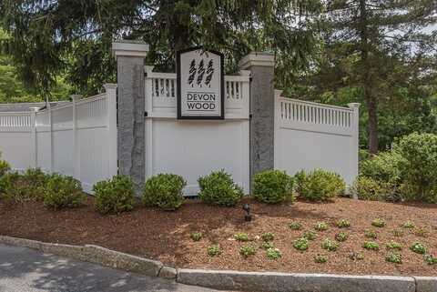 109 Bradford Commons Ln, Braintree, MA 02184