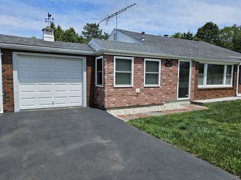 461 River Rd, Lincoln, RI 02865