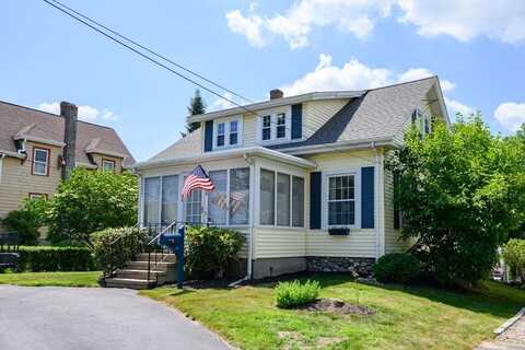 39 Beal St, Rockland, MA 02370