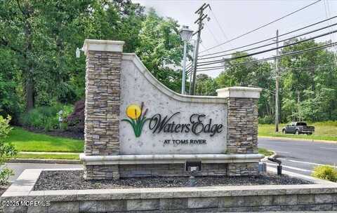 2415 Waters Edge Drive, Toms River, NJ 08753