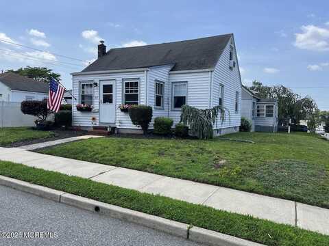 420 Woodland Avenue, Sayreville, NJ 08879