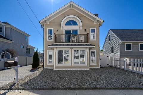 114 Lyndhurst Drive, Mantoloking, NJ 08738
