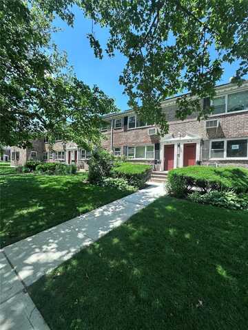 150-85 70th Rd, Flushing, NY 11367
