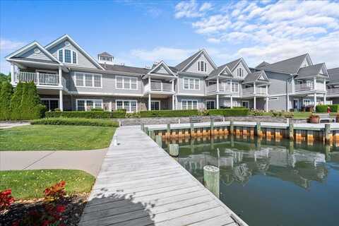 13 Nicole Court, Copiague, NY 11726