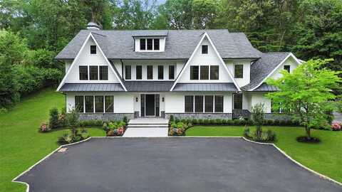 63 Fruitledge Road, Brookville, NY 11545