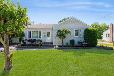 118 Pine Neck Avenue, East Patchogue, NY 11772